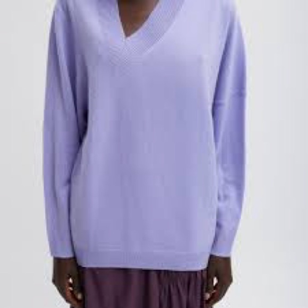 Tibi Light Purple V-Neck Sweater 100% cashmere worn once